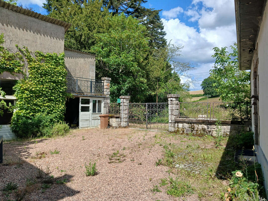 Exclusivité , maison de famille avec des grandes dépendances, entre Le Lac de Crescent et Lormes, Morvan à moi - photo 9