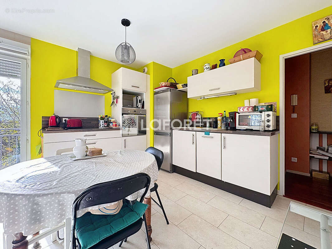 Appartement à ARS-SUR-FORMANS