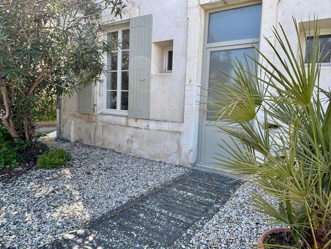 Maison À Vendre au cœur du centre-ville de Saint-Georges-d’Oléron - photo 12