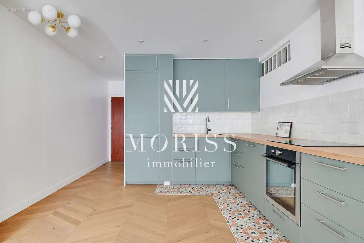 Appartement à PARIS-16E