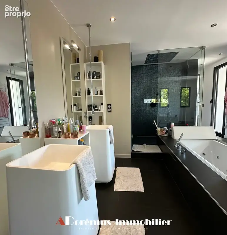 Propriété d’exception de 400 m2 avec piscine miroir, parc paysager et prestations haut de gamme - photo 17