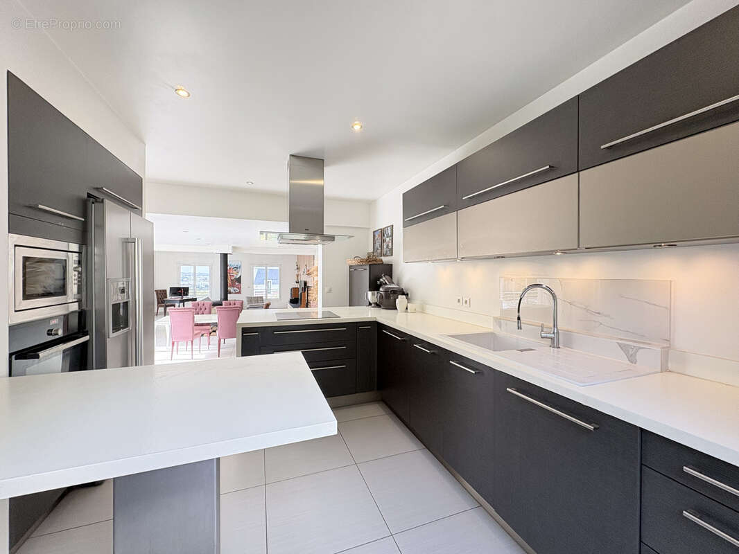 Maison à CHENNEVIERES-SUR-MARNE