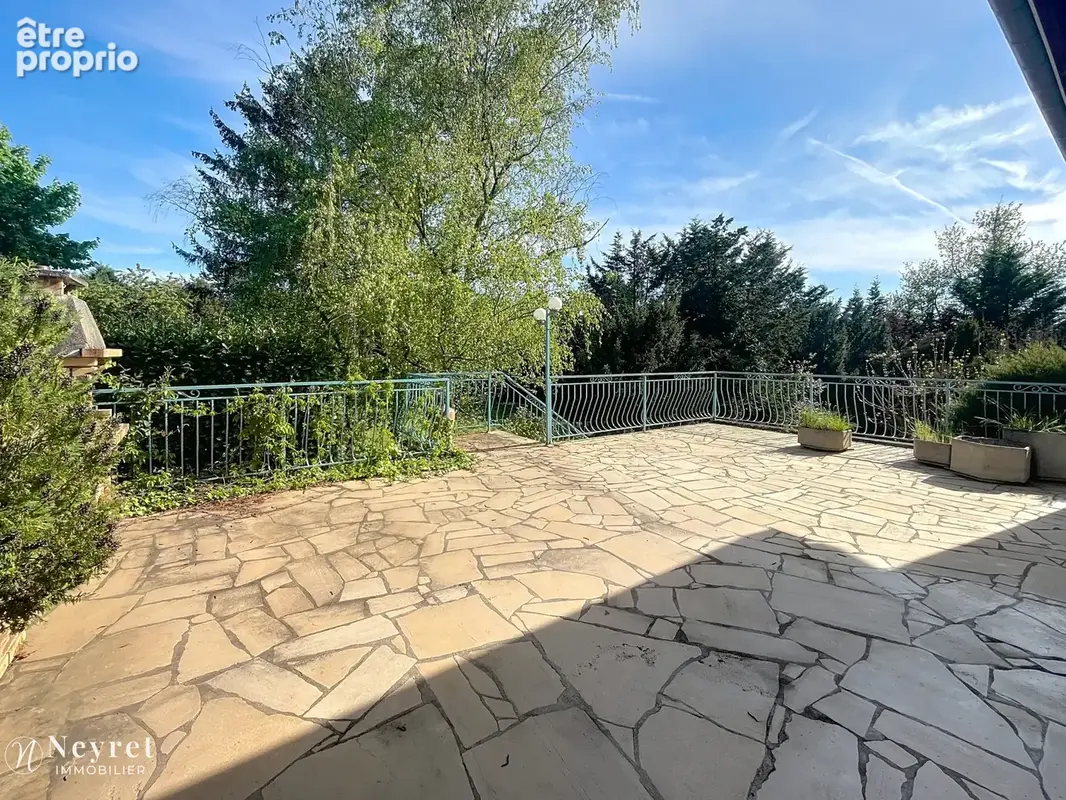 Maison de 130 m2 - Parc de 1546 m2 - 4 chambres - Sous sol complet de 180m2  - photo 4