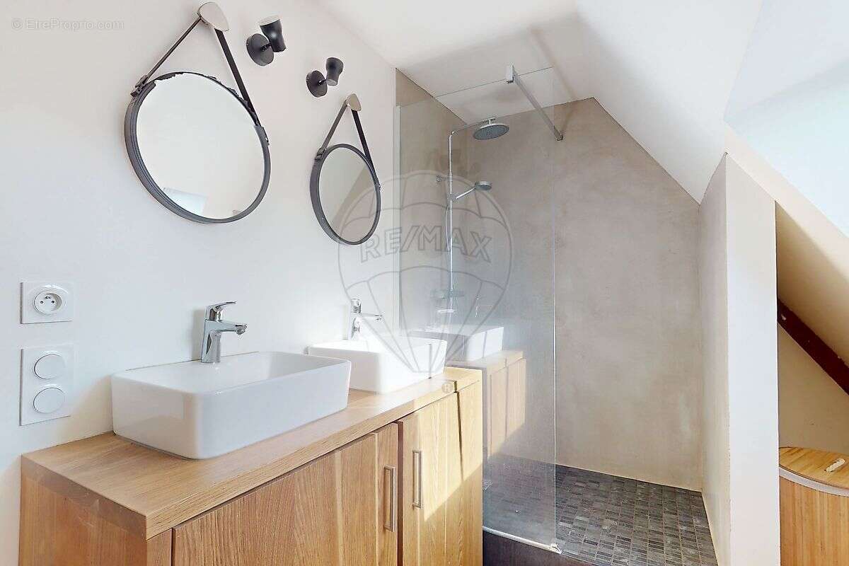 Maison à JOUY-LE-POTIER