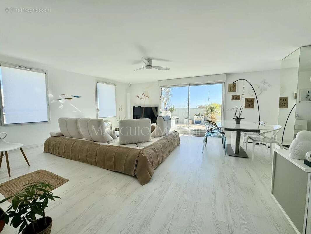 Appartement à MAUGUIO