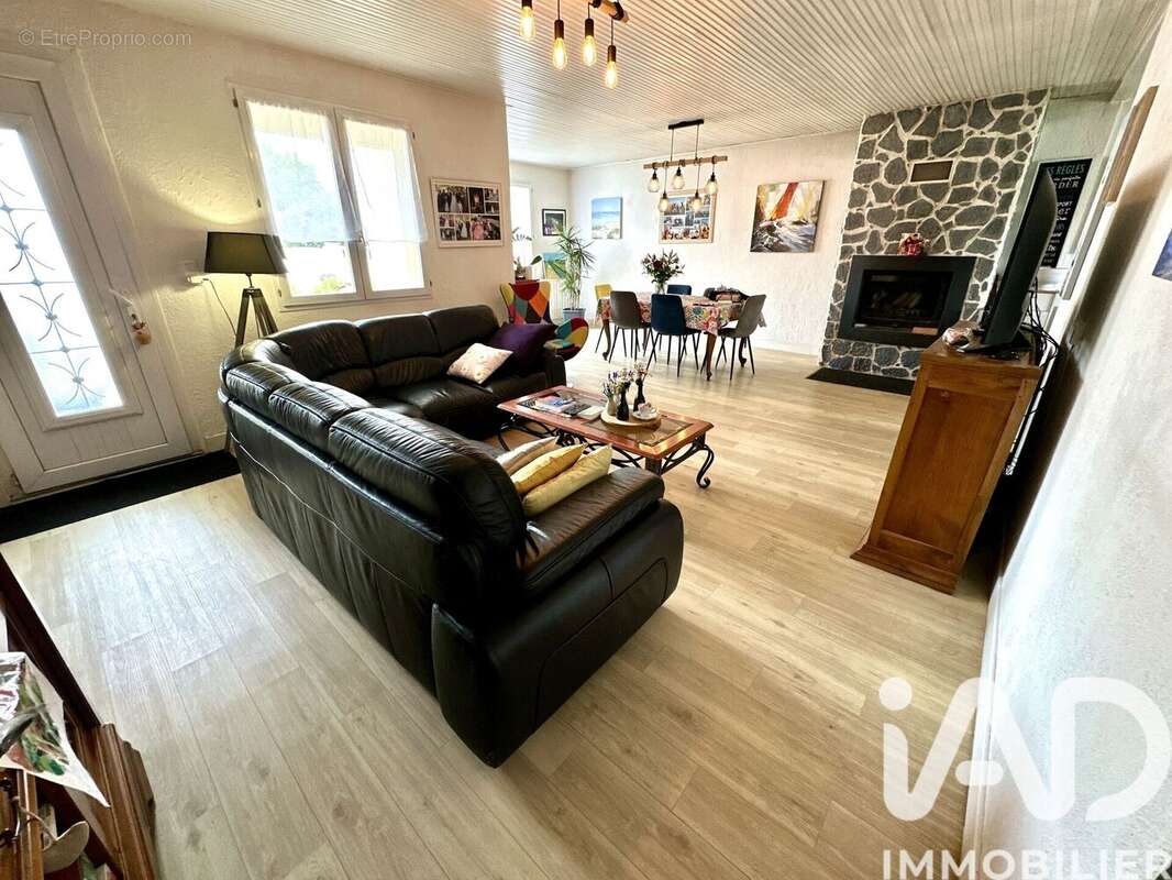 Maison 120 m² à Vaire  - photo 4