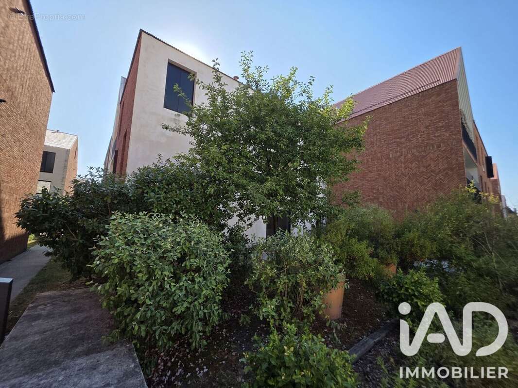 Appartement 43 m² à Begles  - photo 2