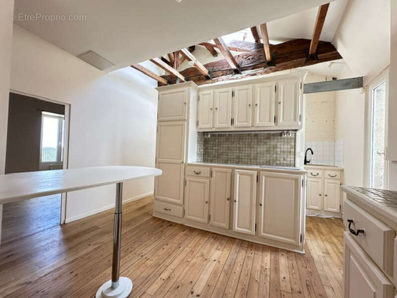 Immeuble de charme – Centre-ville d’Angoulême – Idéal résidence + investissement - photo 10