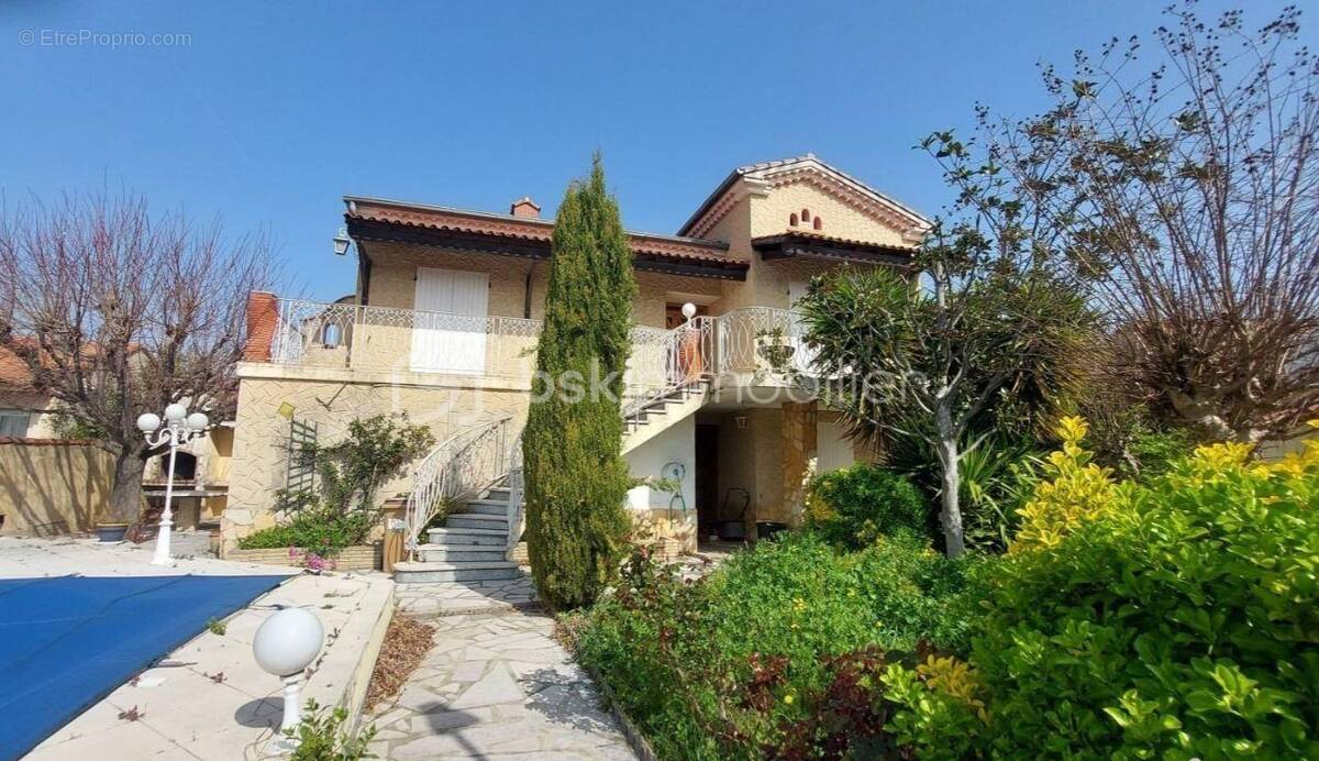 Maison à MORIERES-LES-AVIGNON