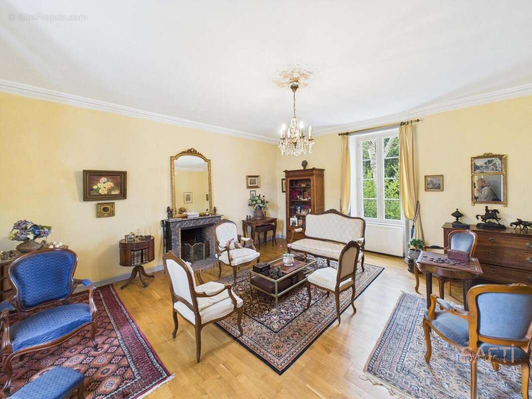 Maison 151 m² à Curzon  - photo 2