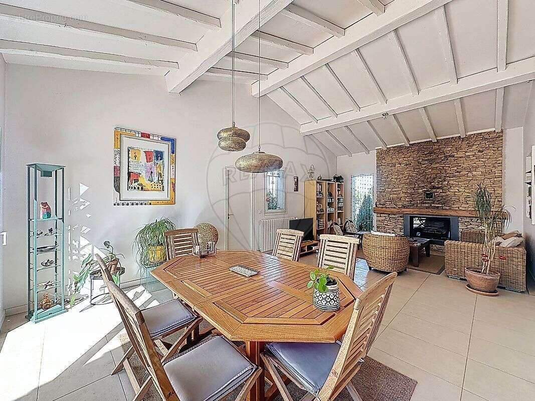Maison à CAVEIRAC