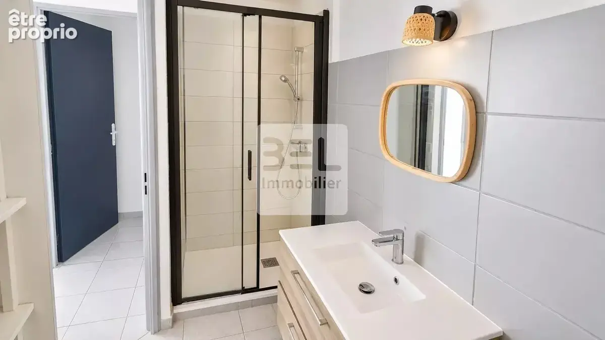 Appartement lumineux avec grande terrasse à Pont-Saint-Esprit - photo 4