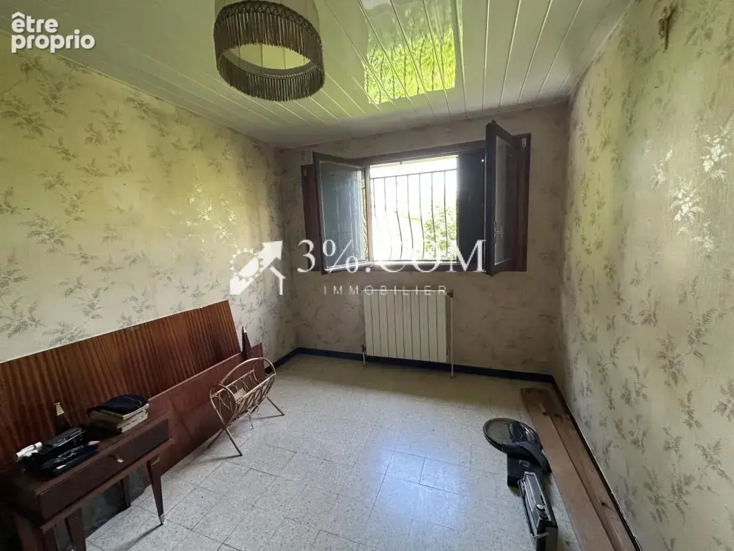 Maison à rénover entièrement sur trois niveaux avec garage - photo 10