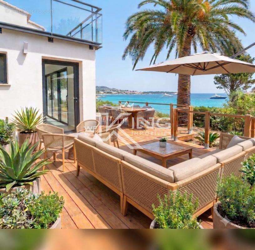 À deux pas de la plage de la Gaillarde, découvrez un bien d'exception aux allures de villa - photo 2