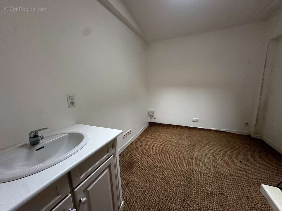 Commerce à MILLY-LA-FORET