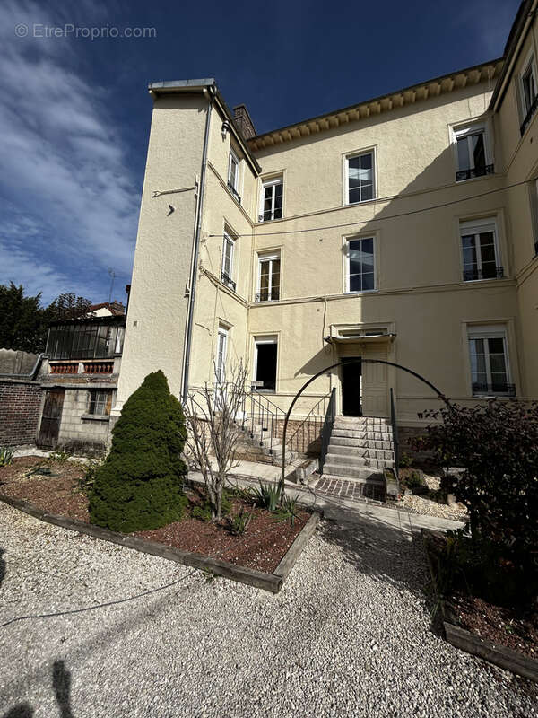Appartement à SAINTE-SAVINE