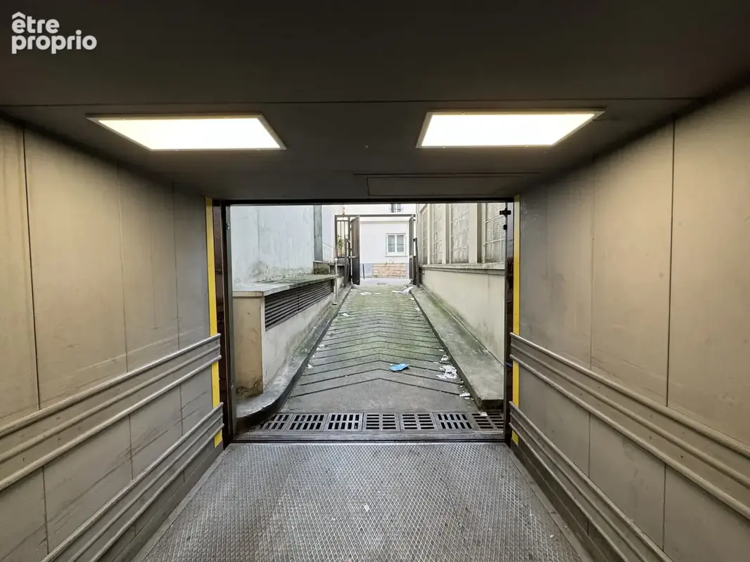 Parking a l'angle de la rue de charonne et du boulevard voltaire 75011 - photo 2