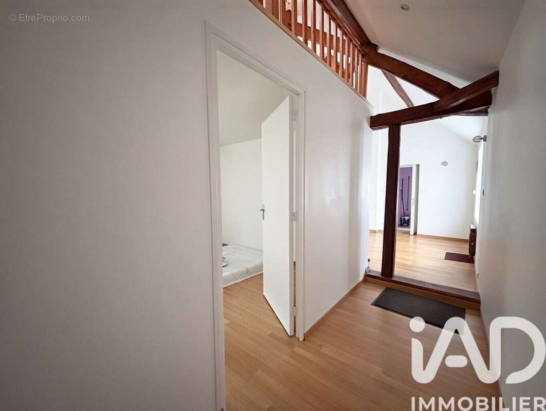 Maison 135 m² à Villeseneux  - photo 3