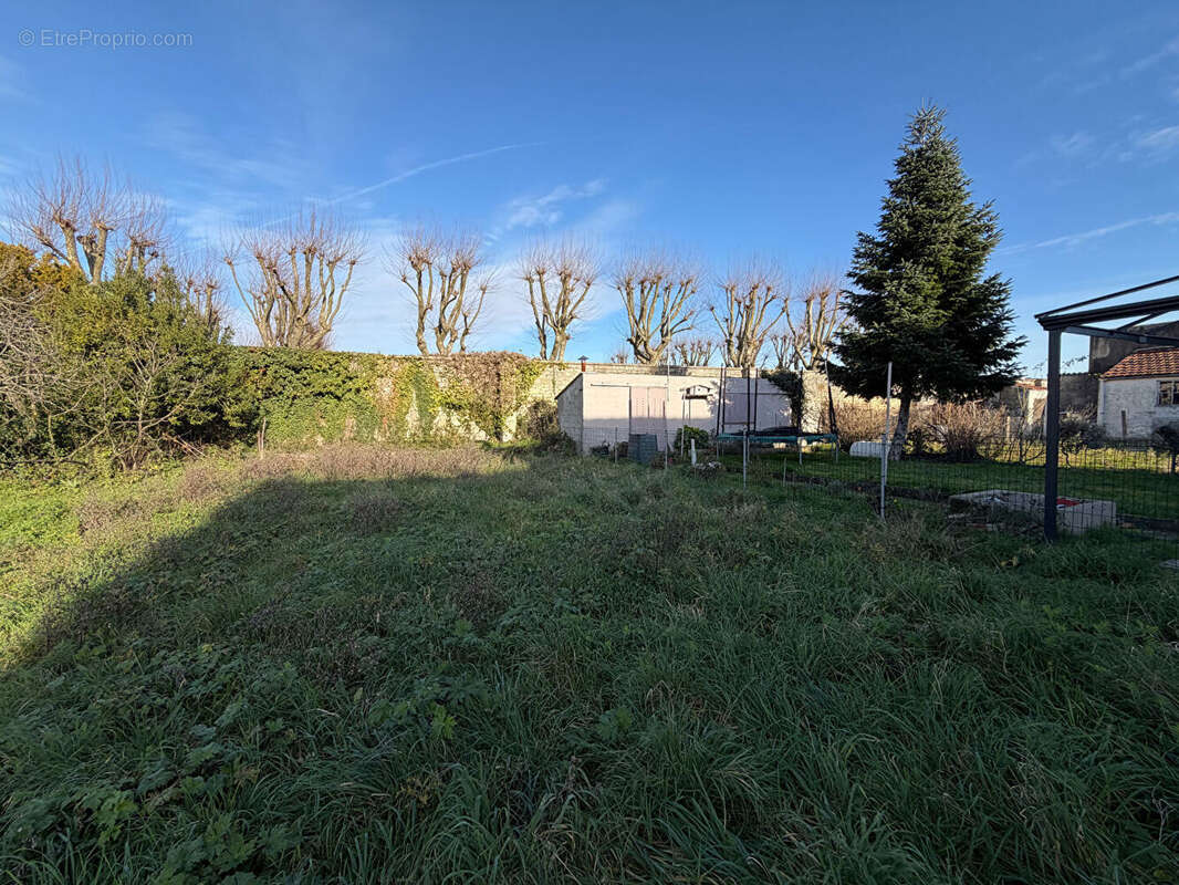 Terrain à ROCHEFORT