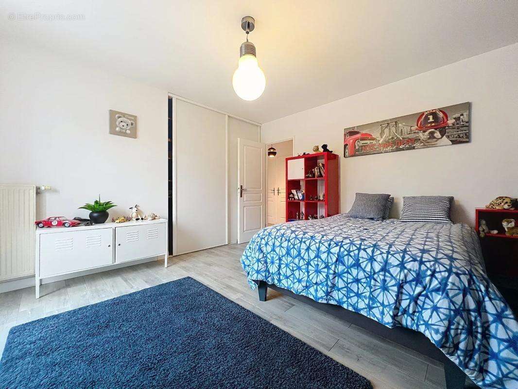 Maison à BAILLY-ROMAINVILLIERS