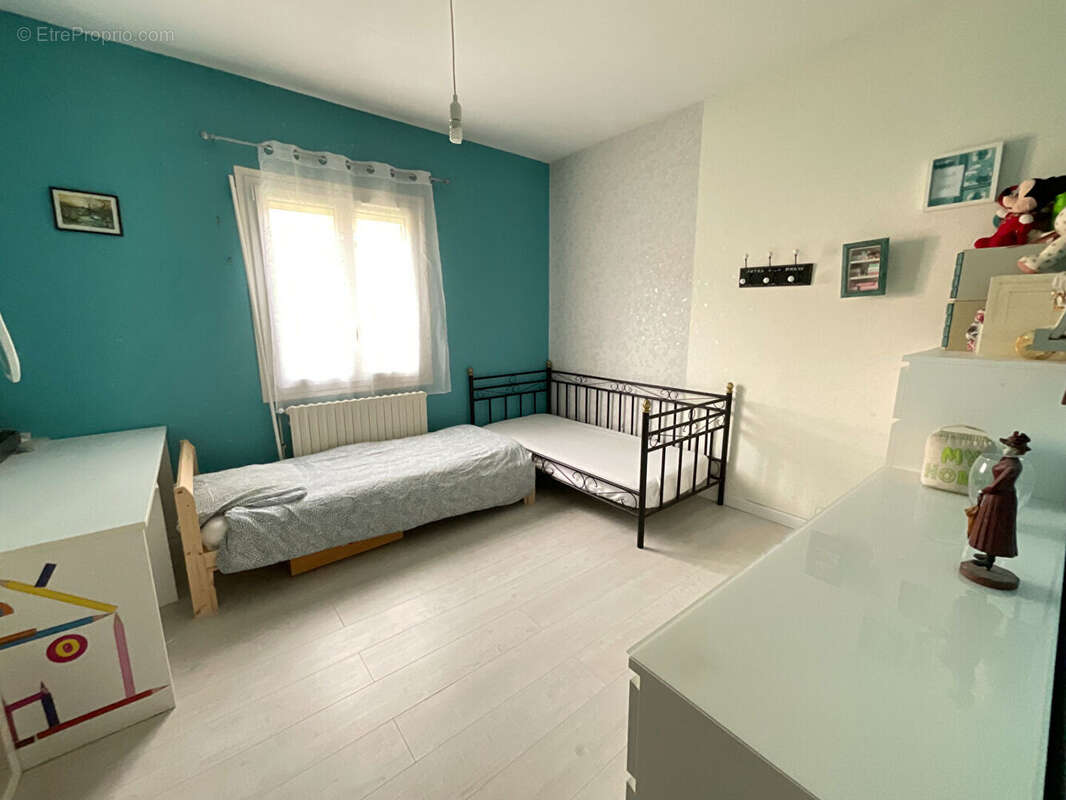 Maison à CHANTELOUP-LES-VIGNES