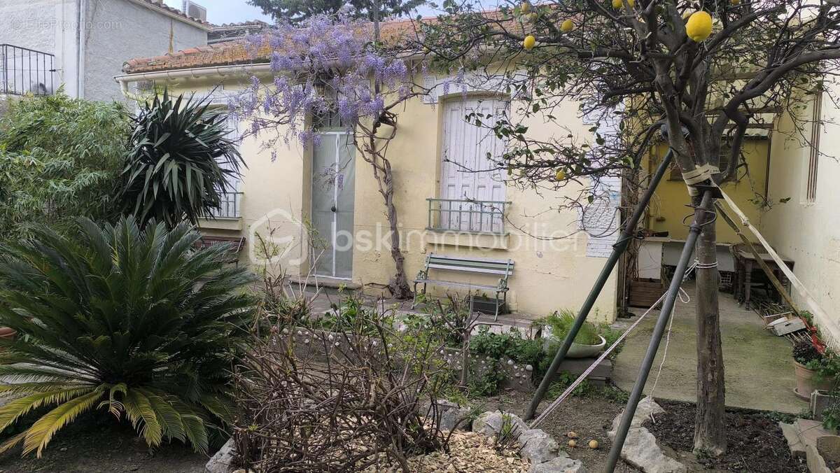 Charmante maison des années 1920 avec double terrasse en vente à découvrir ! - photo 23