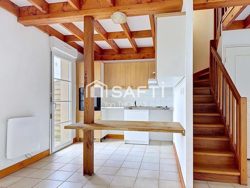 Photo 2 - Maison à MARCILLY-EN-VILLETTE