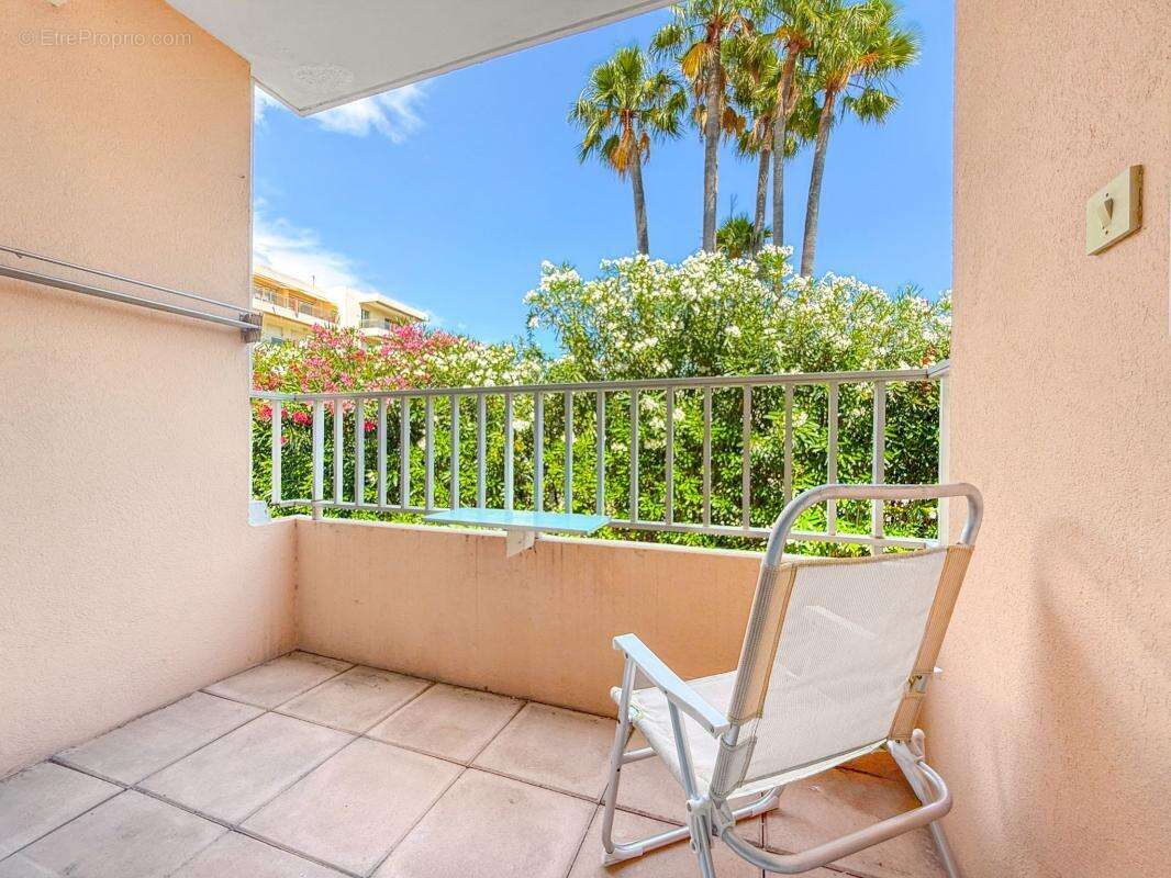 Appartement à SAINT-LAURENT-DU-VAR