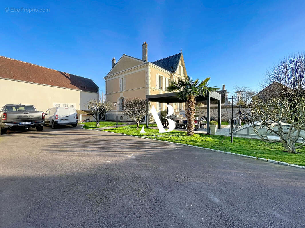 Maison à LA CHAPELLE-RABLAIS