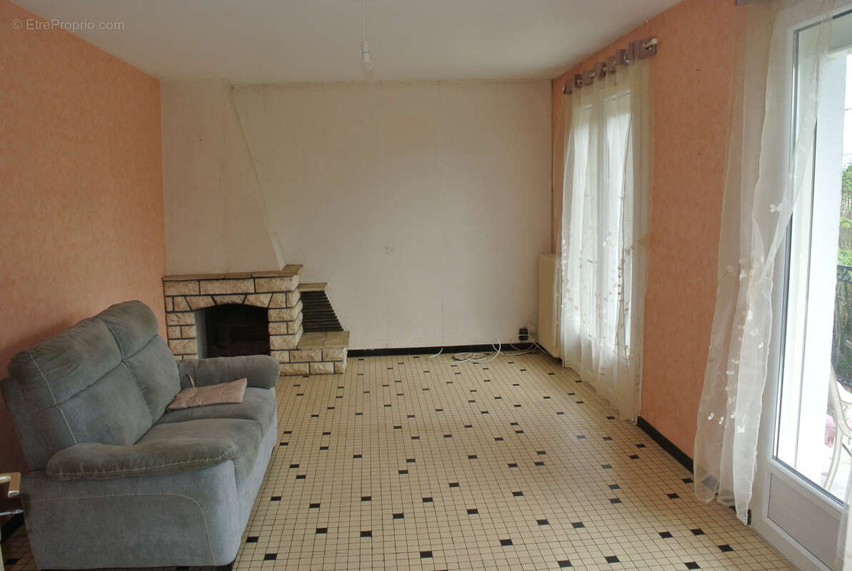 Maison à SAINTE-BAZEILLE