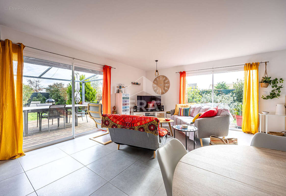 Maison à SAINT-JEAN-DE-LIVERSAY