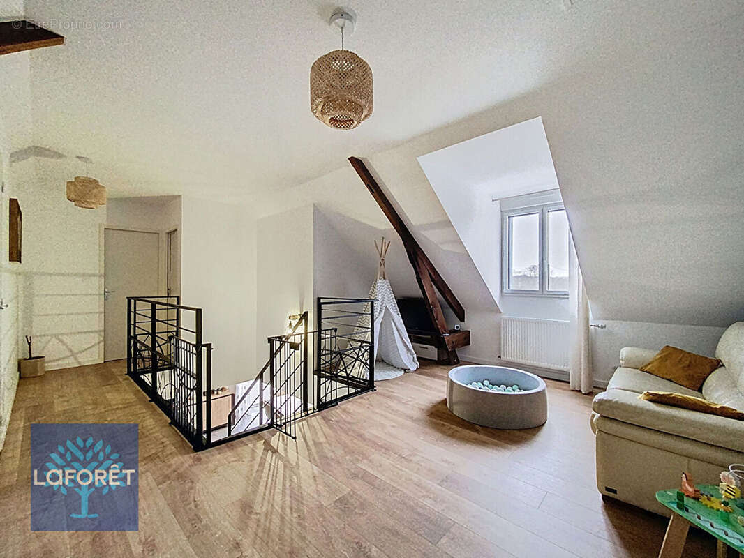 Maison à SAINT-CHRISTOPHE-DES-BOIS