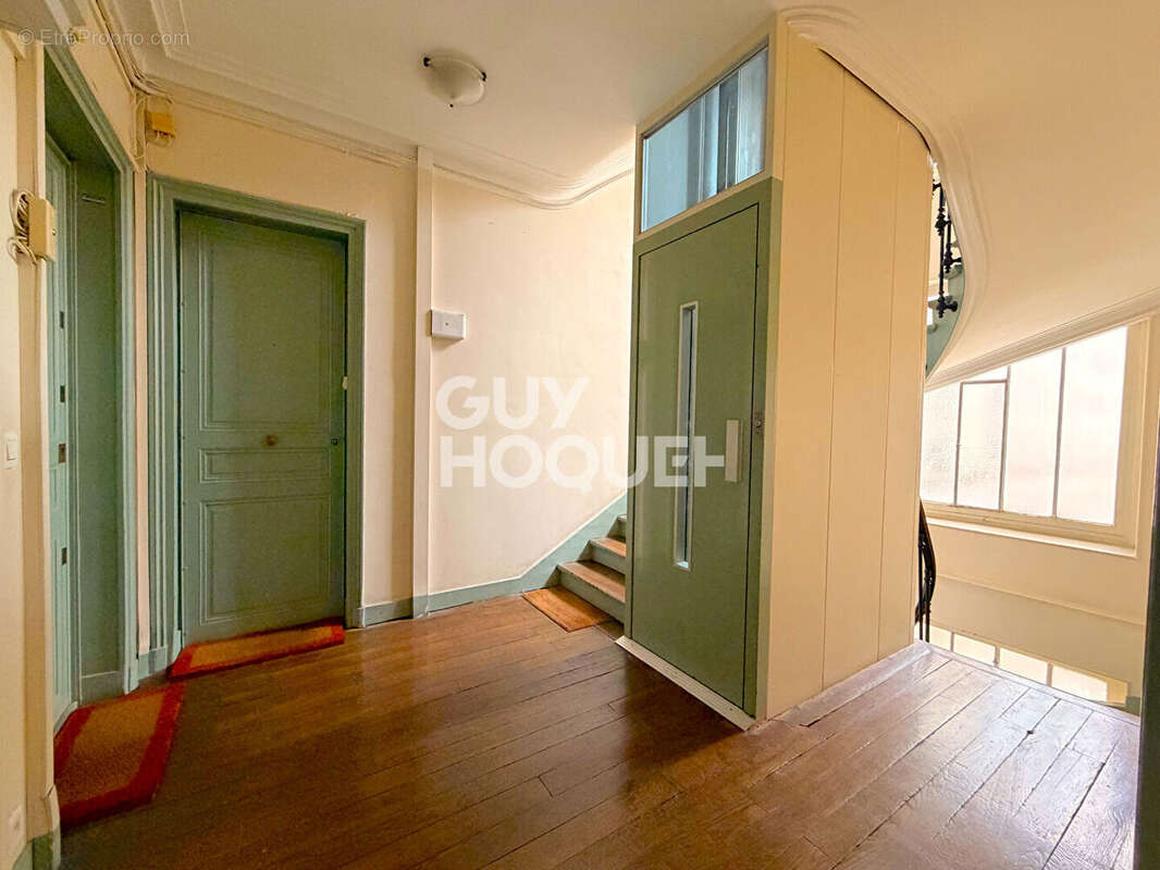 Appartement à PARIS-20E