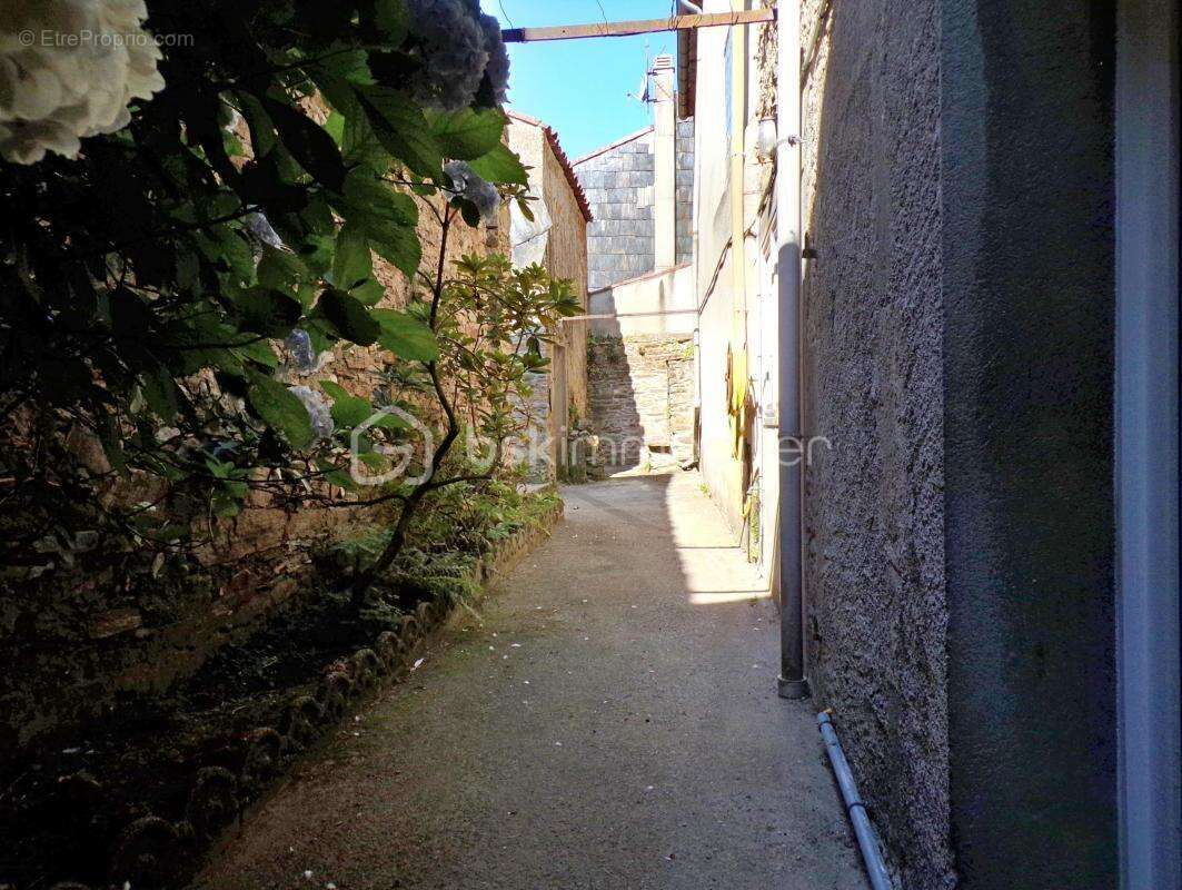 Maison à LABASTIDE-ROUAIROUX