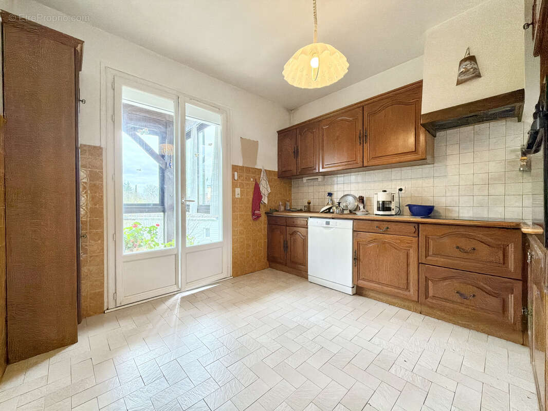 Maison avec appartement et jardin - photo 8