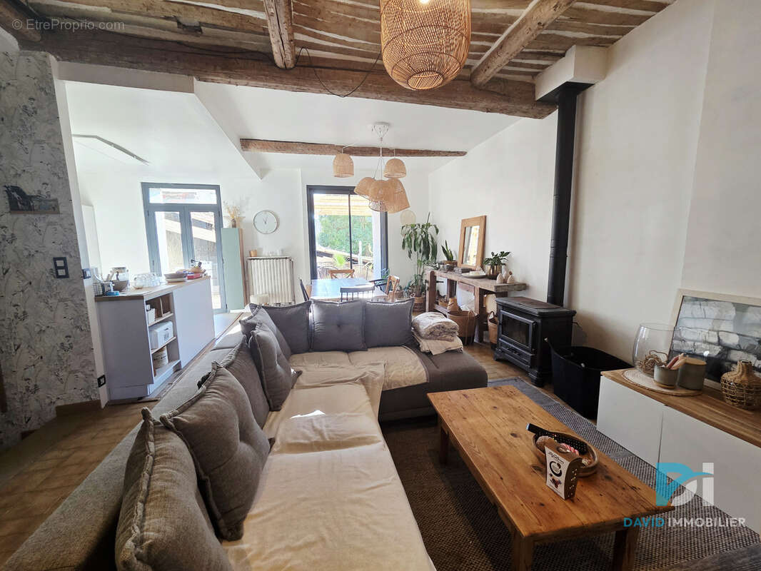 Maison à POUZOLLES