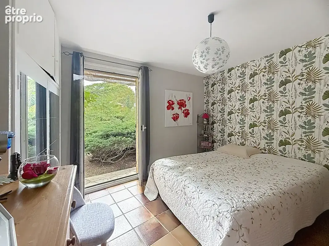 Maison d'architecte avec dépendance, piscine et plus de 6 000 m² de terrain - photo 10