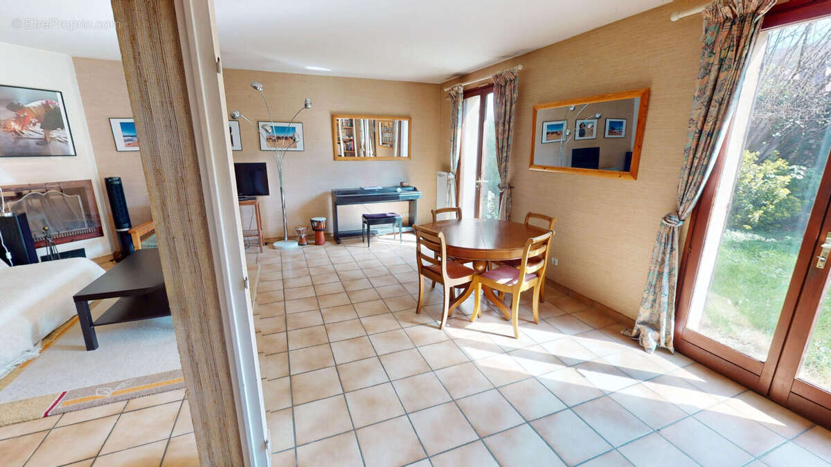 Maison à BURES-SUR-YVETTE