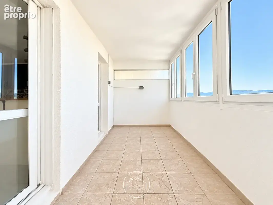 Marseille 11ème (La Valentine / Valbarelle)   Appartement de type 4/5 au dernier étage ! - photo 6