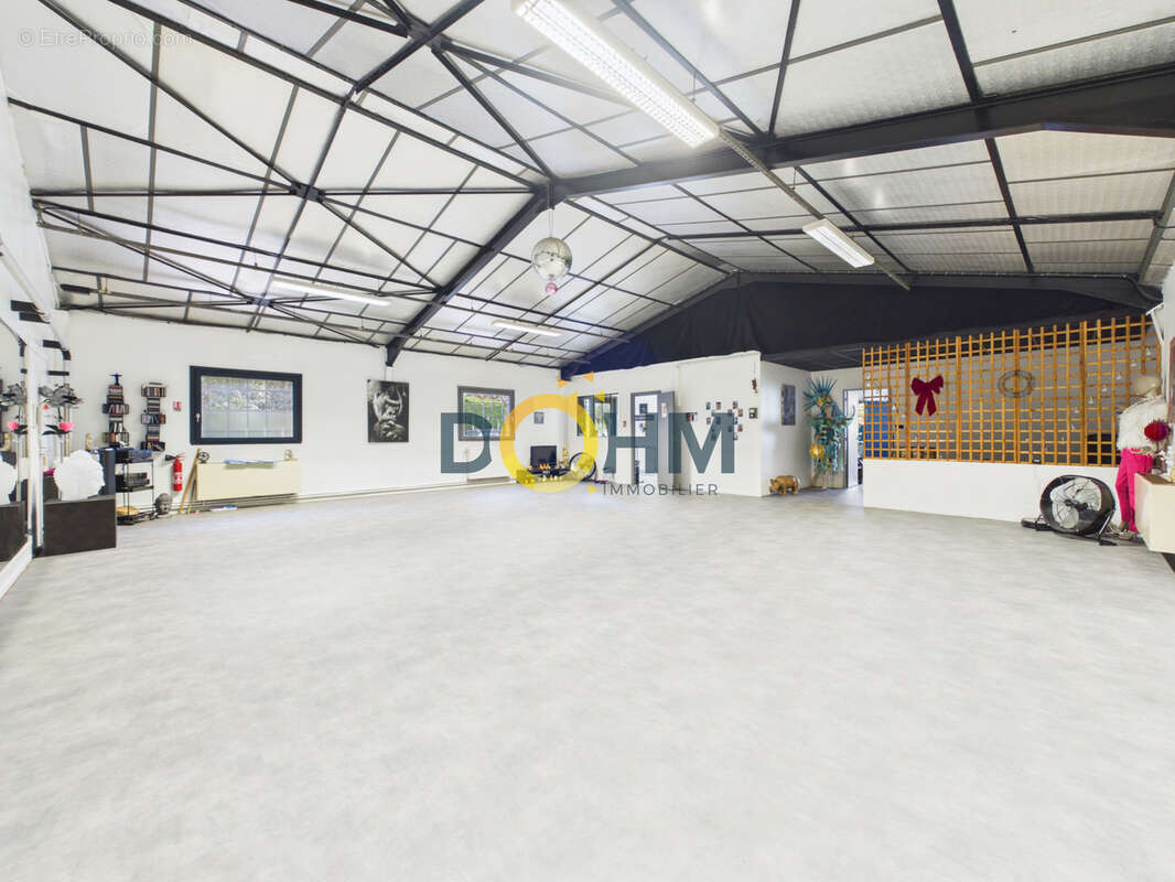 Commerce à ESPALY-SAINT-MARCEL