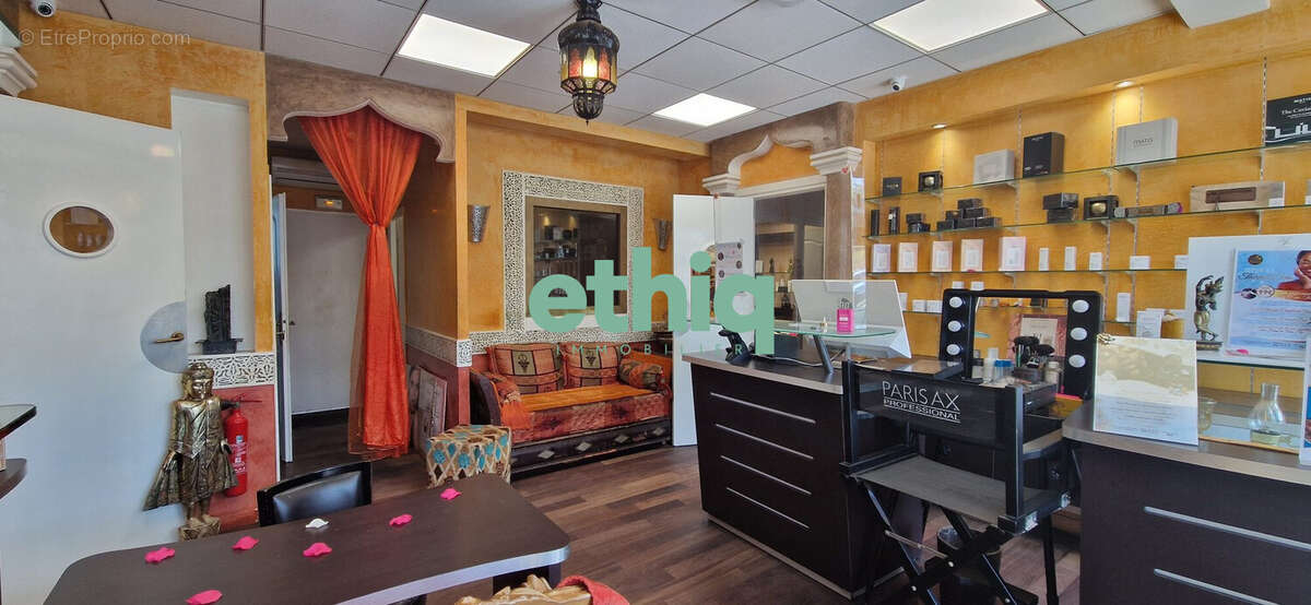 Commerce à SAINTE-ROSE