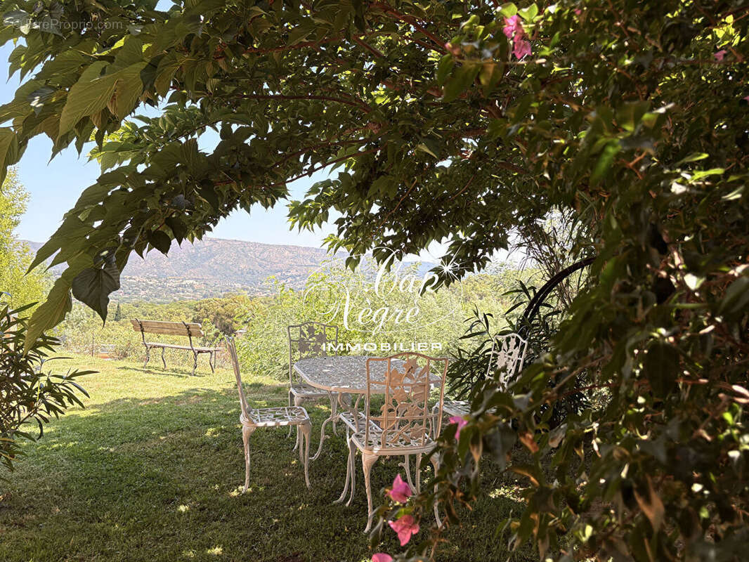 Maison à BORMES-LES-MIMOSAS