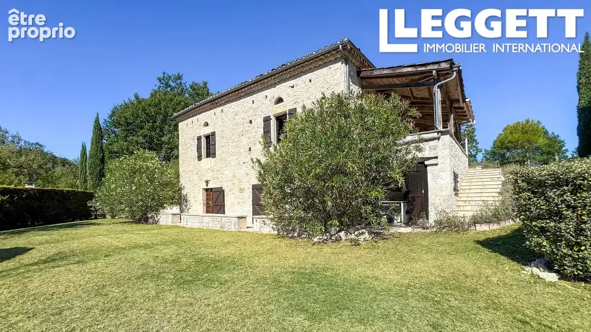 Superbe propriété en pierre rénovée, offrant 2 gîtes & piscine, vues et un cadre privé exceptionnelle - photo 7
