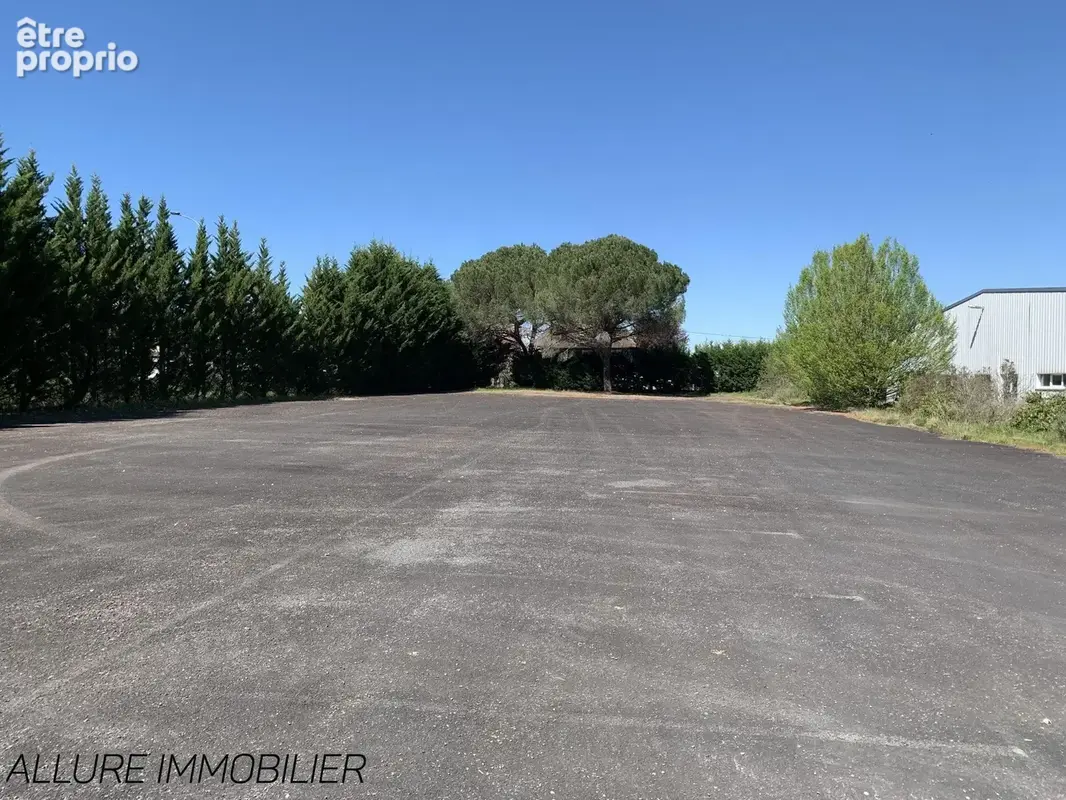 Commerce 3587 m² à Allassac  - photo 8