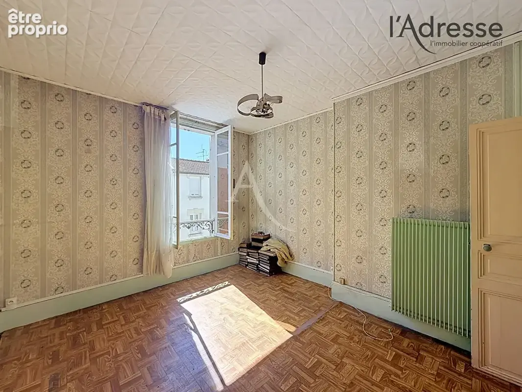 Suresnes Carnot - Appartement 3 pièces 42m² avec beau potentiel - photo 2