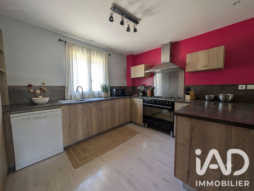 Maison 115 m² à La Celle-Sous-Gouzon  - photo 5