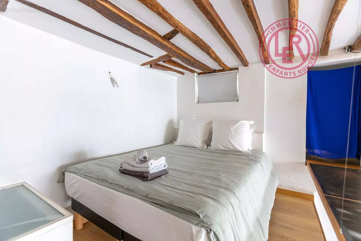 Appartement à PARIS-10E
