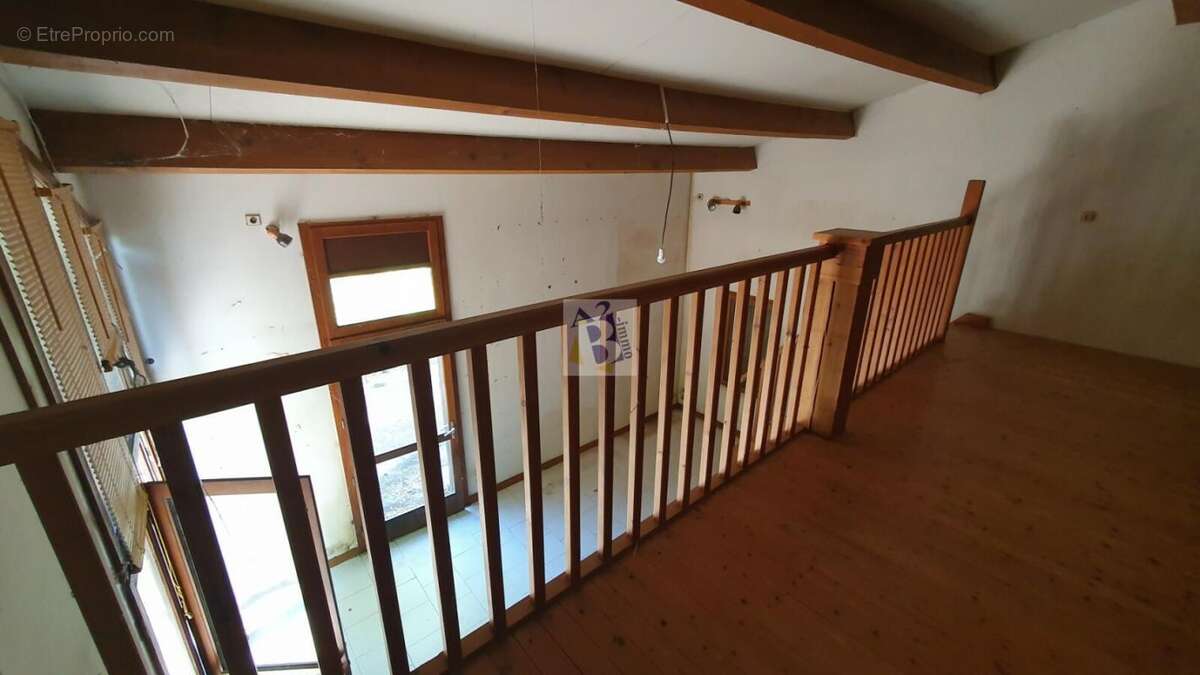ANGOULEME, Quartier Victor Hugo villa, 3 chambres, garage, parc arboré - photo 9