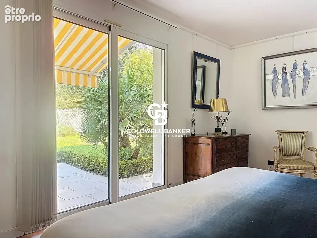 Une Oasis Confidentielle avec Piscine et Garage au Cœur de La Rochelle - photo 10