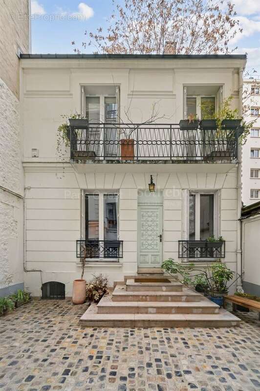 Maison à PARIS-17E
